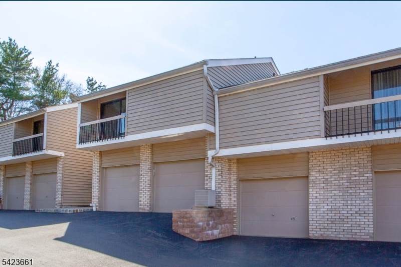 52 Hillside Ct - Photo 1