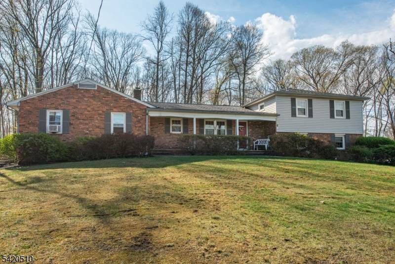 320 Reynolds Ave - Photo 1
