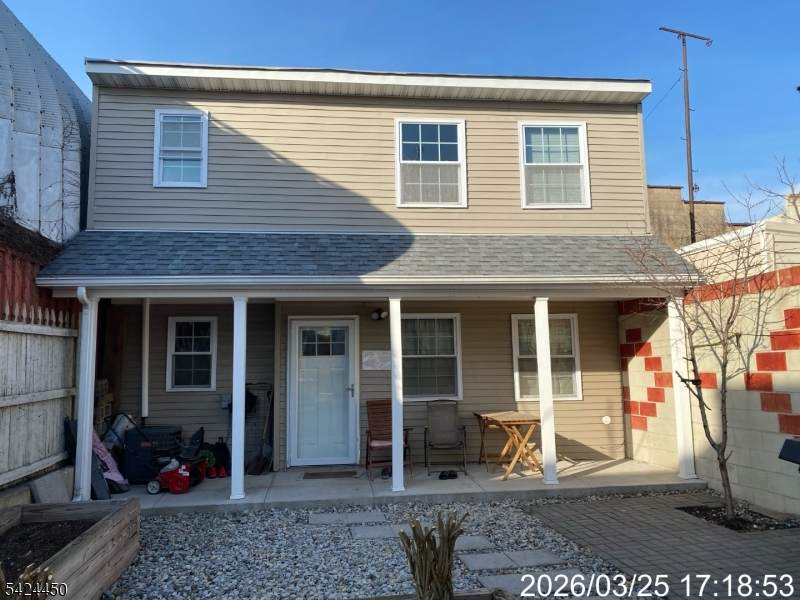 38 Delancy St - Photo 1