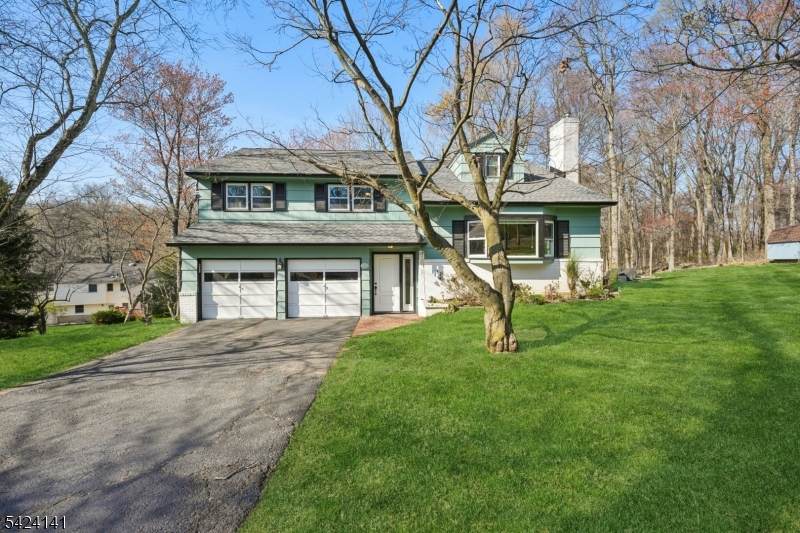 7 Archer Ln - Photo 1