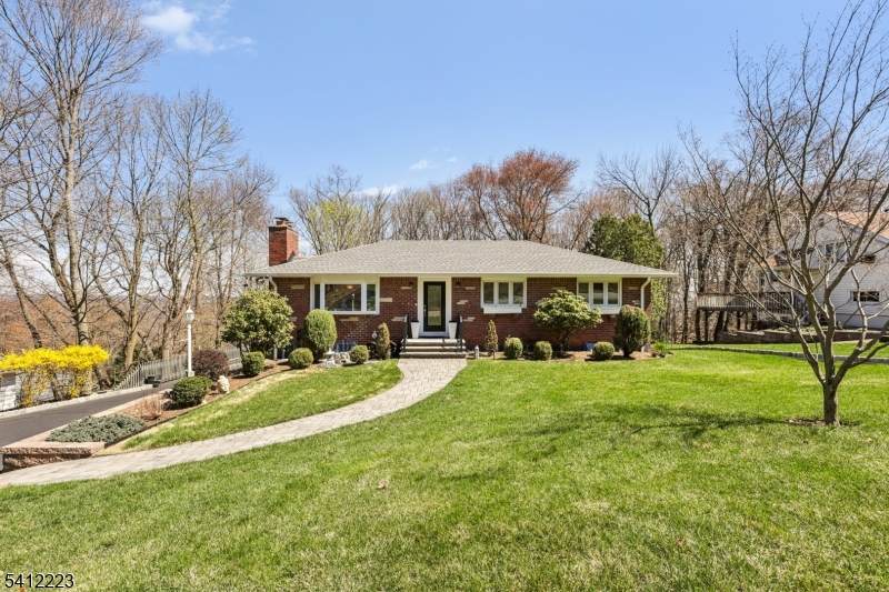 191 Hillcrest Ave - Photo 1