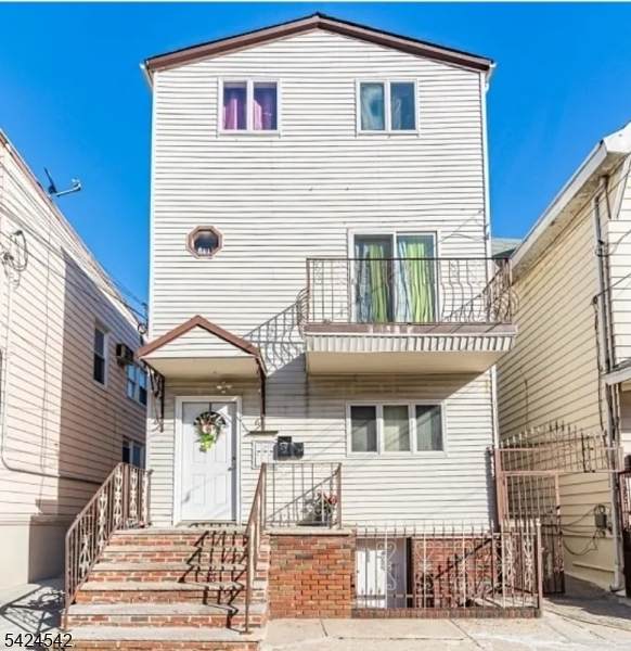 95 Stone St - Photo 1