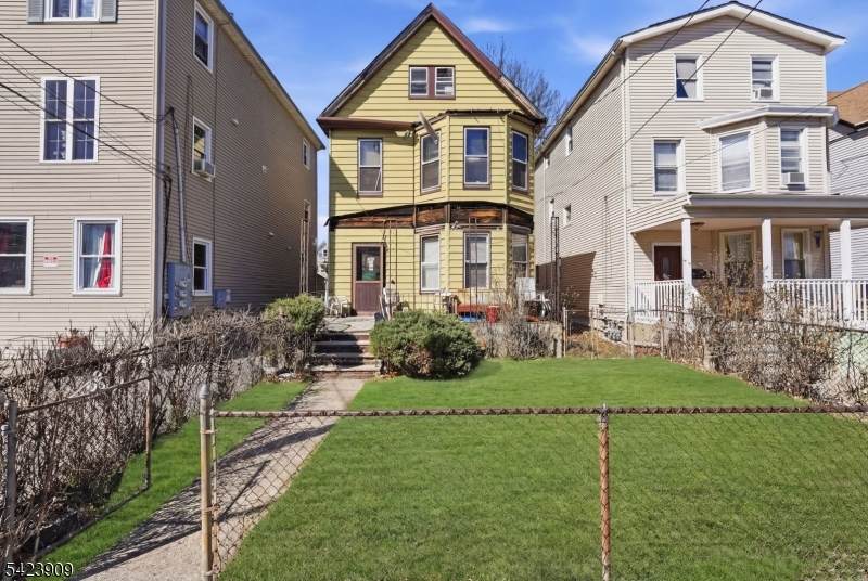 154 Van Buren St - Photo 1