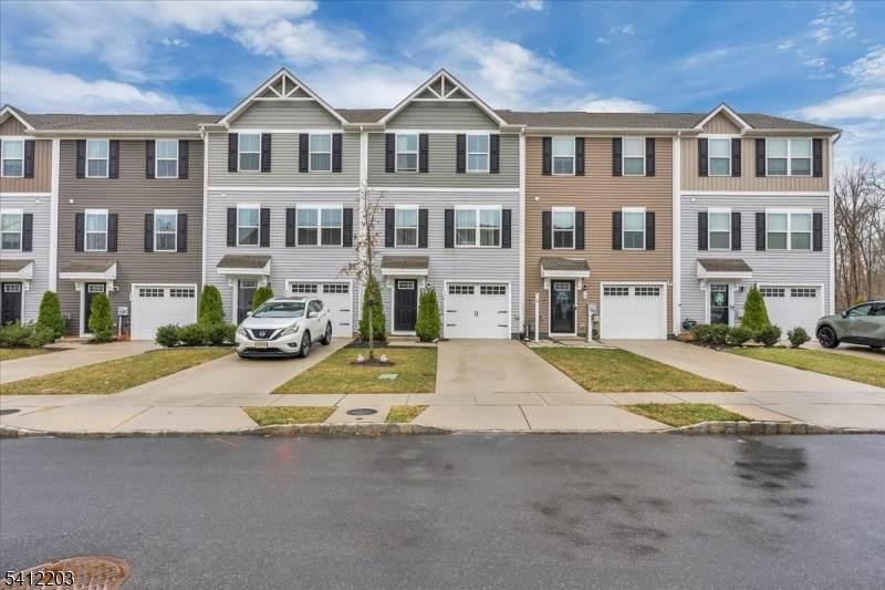 79 Burr St - Photo 1
