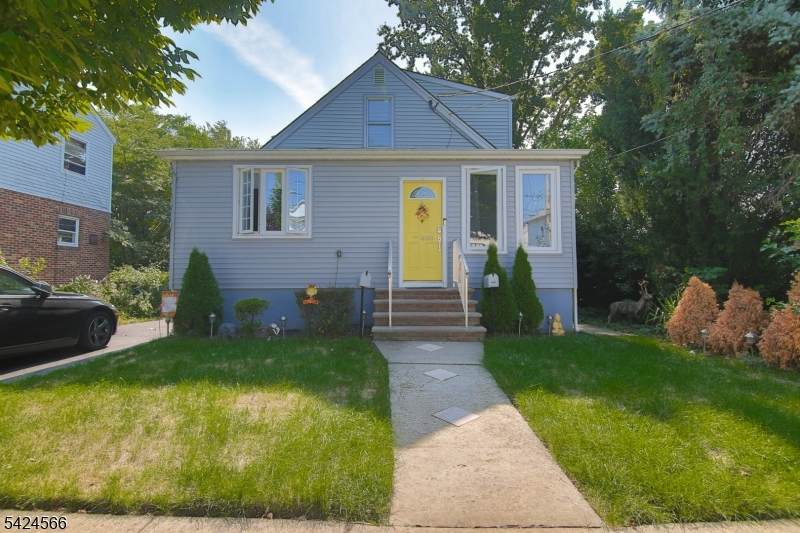 433 Ainsworth St - Photo 1