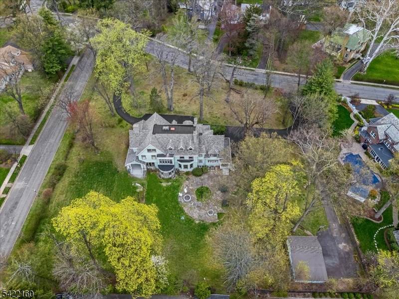 206 Montrose Ave - Photo 1