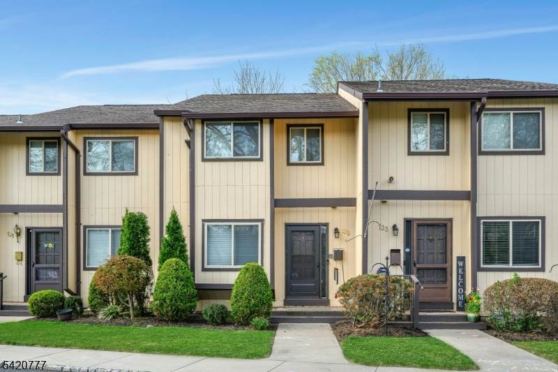 132 Chelsea Way - Photo 1