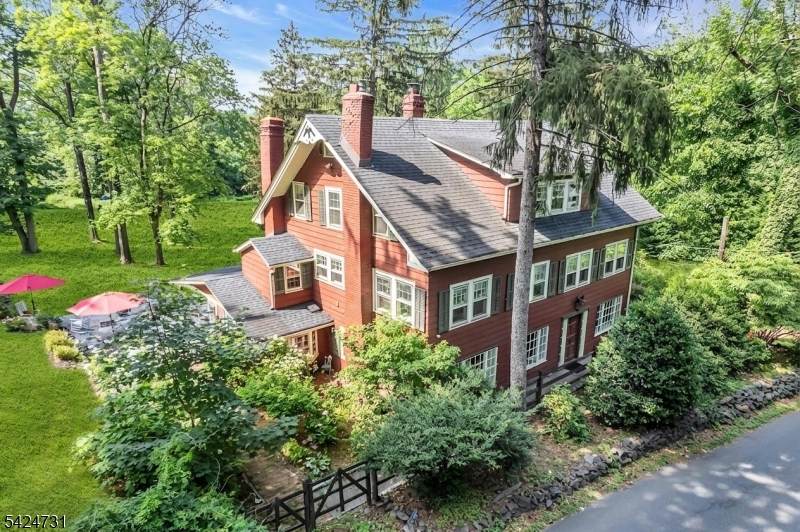 2041 Raritan Rd - Photo 1