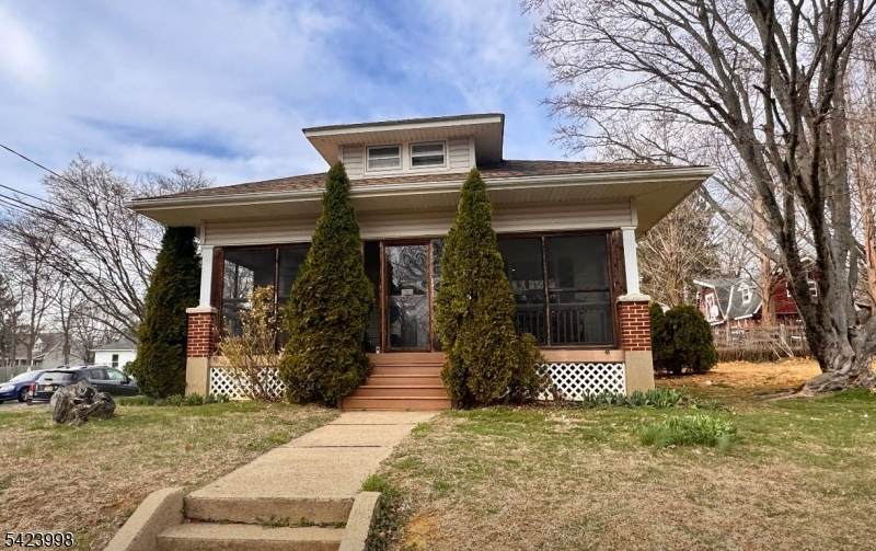 205 Edison Ave - Photo 1