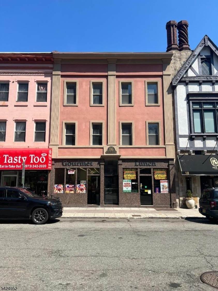 16 Green St - Photo 1