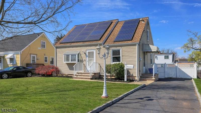 333 Giles Ave - Photo 1