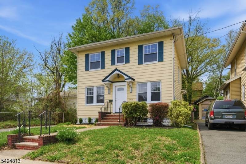 1466 Center St - Photo 1