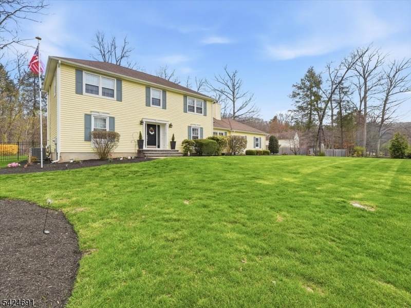 24 Powhatatan Way - Photo 1