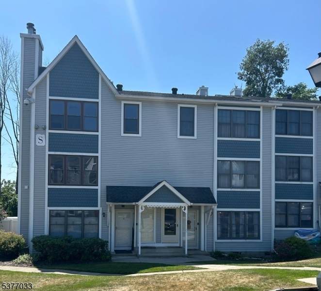 45 Burlington Ct - Photo 1