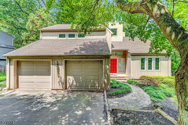 33 Highmount Ave - Photo 1