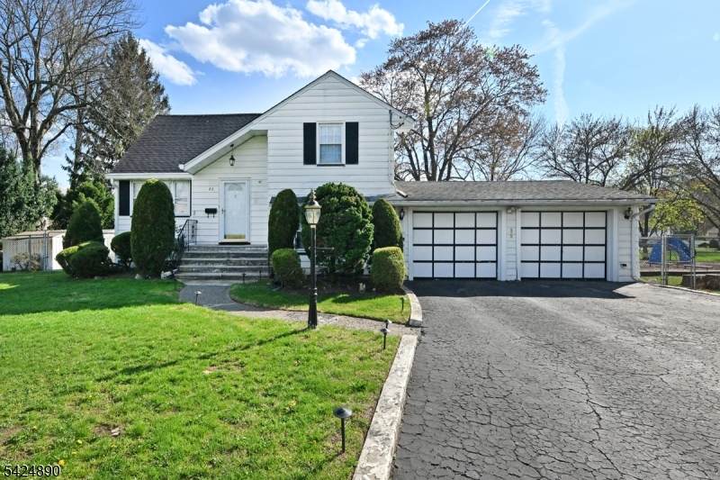 82 Arnot Pl - Photo 1