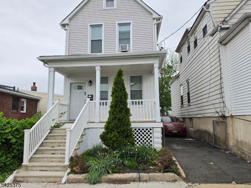 114 Melville Pl - Photo 1