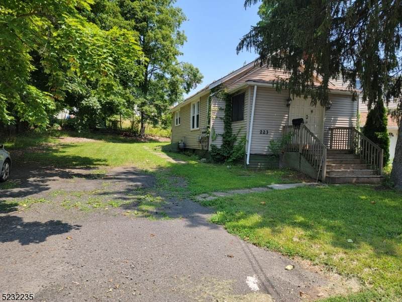 223 Halsey Rd - Photo 1