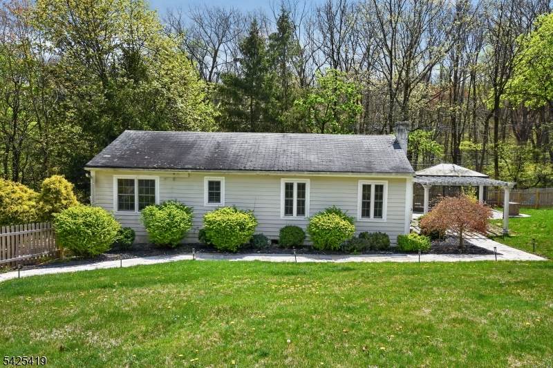 118 Hillside Ter - Photo 1