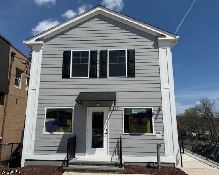 237 Main St - Photo 1