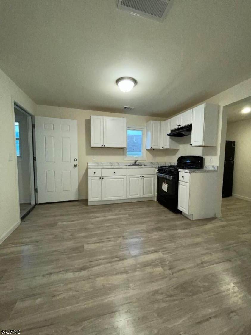 322 New St - Photo 1