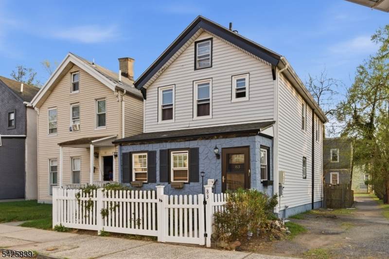 83 Hamilton St - Photo 1