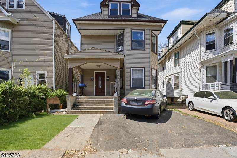 921 S 17Th St - Photo 1