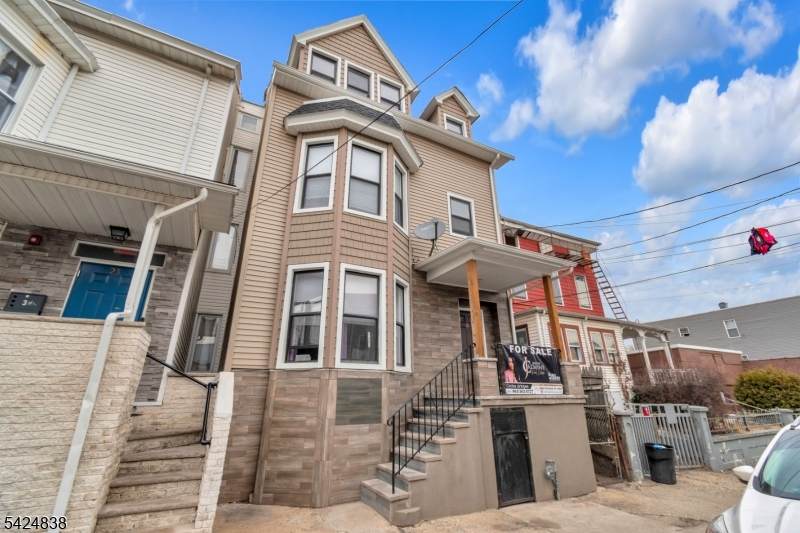 25 Oak St - Photo 1