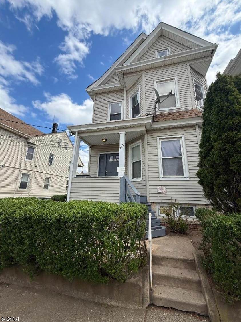 115 E 16Th St - Photo 1