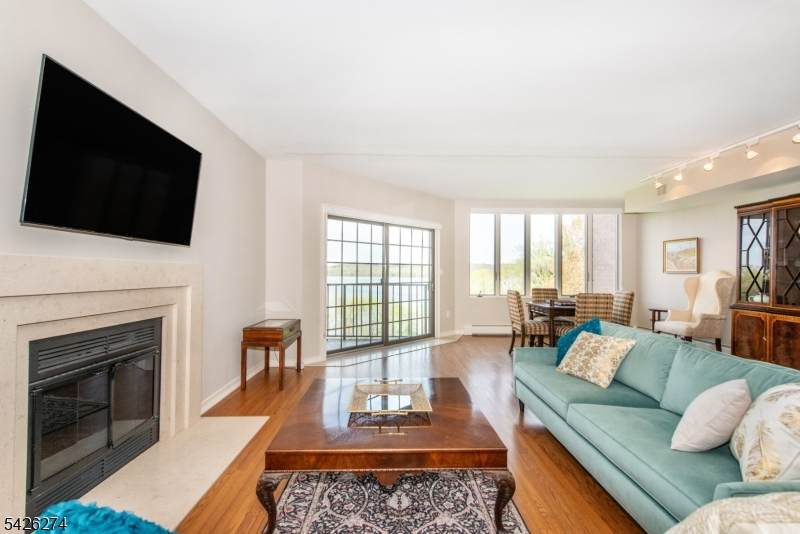 https://bt-photos.global.ssl.fastly.net/gsmls/orig_boomver_1_4022470-2.jpg