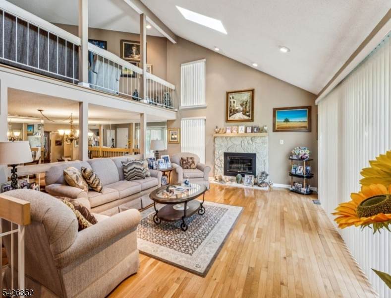 75 Linda Ln - Photo 1