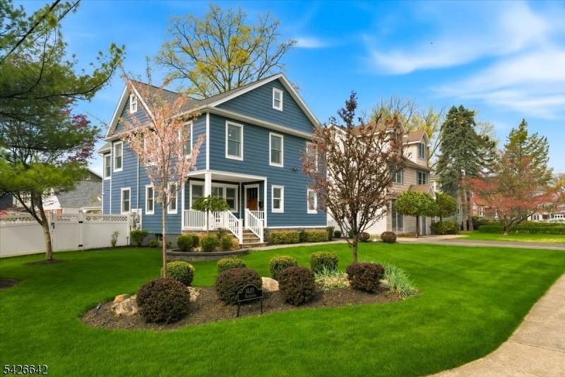 1420 Boulevard - Photo 1