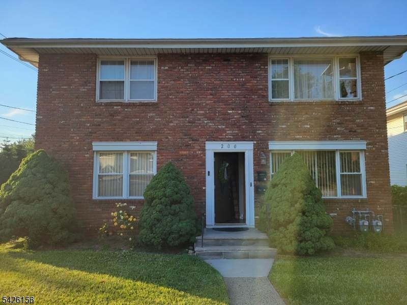 200 E 11Th St - Photo 1