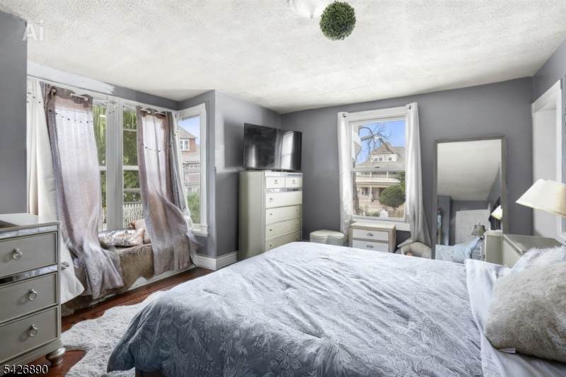 129 Greenwood Ave - Photo 1