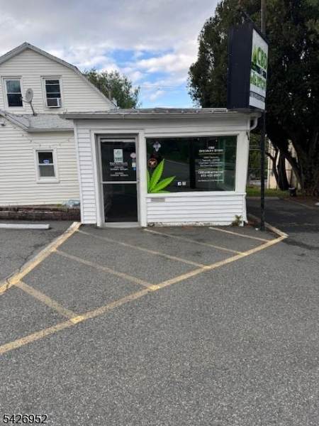 347 E Main St - Photo 1