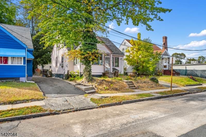 15 Victor Pl - Photo 1