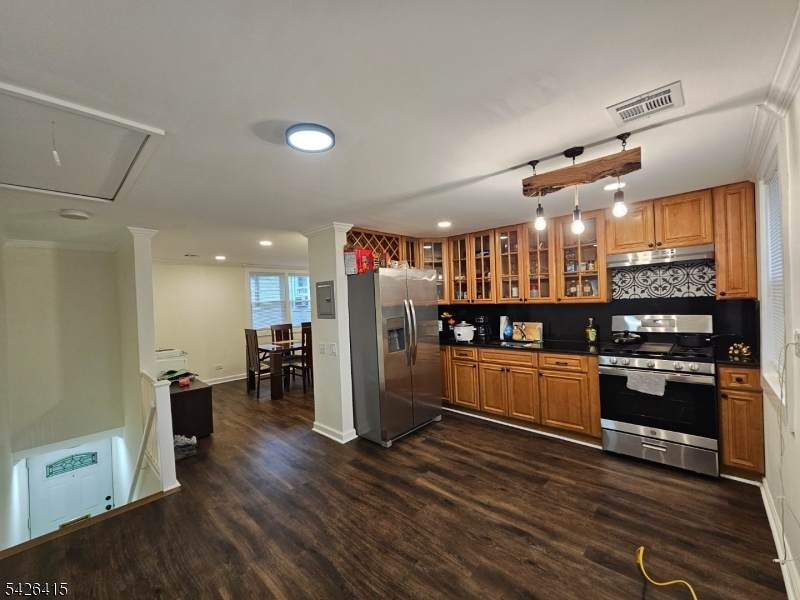 1605 North Wood Ave - Photo 1