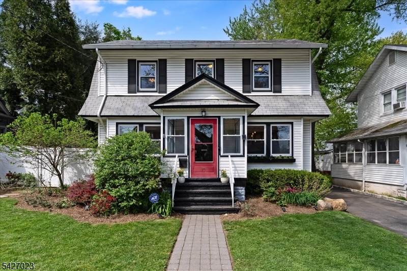19 Willowmere Ave - Photo 1