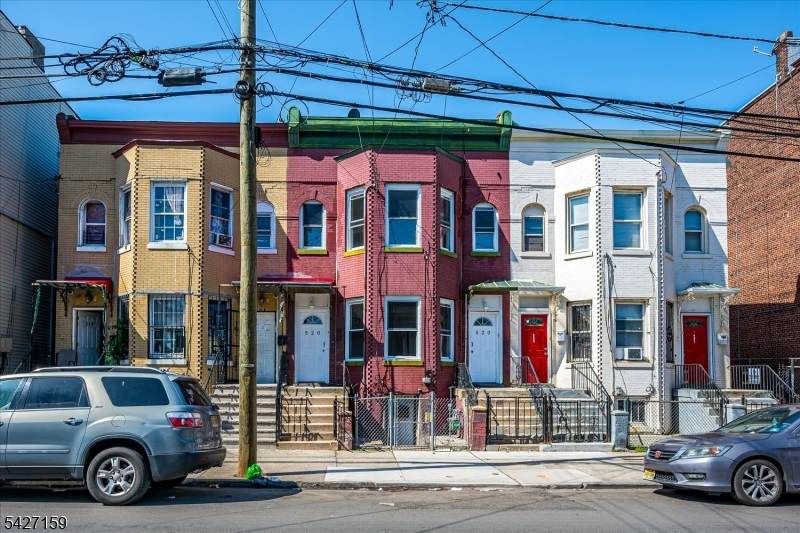520 E Jersey St - Photo 1
