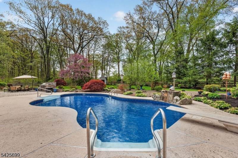 48 Tree Top Rd - Photo 1