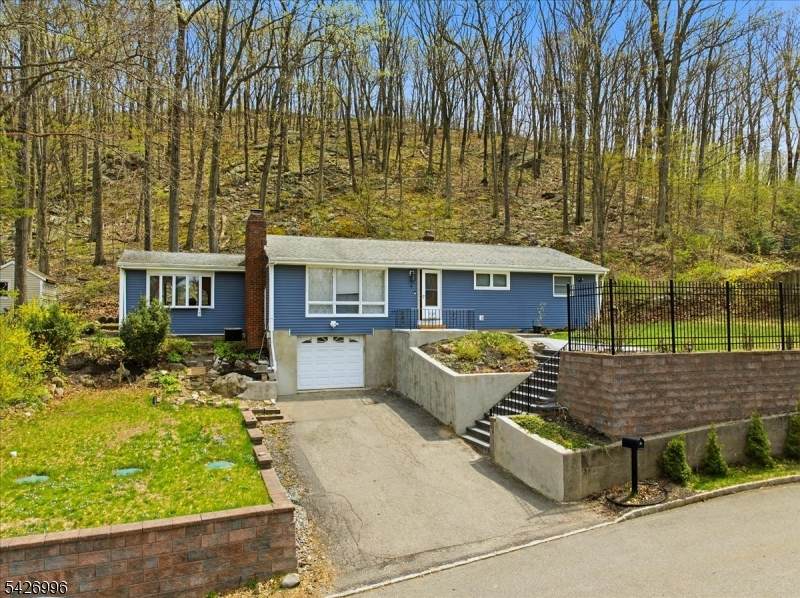 9 Hartung Ave - Photo 1