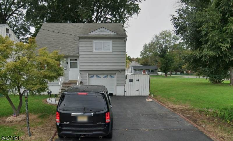 63 Rockaway Blvd - Photo 1