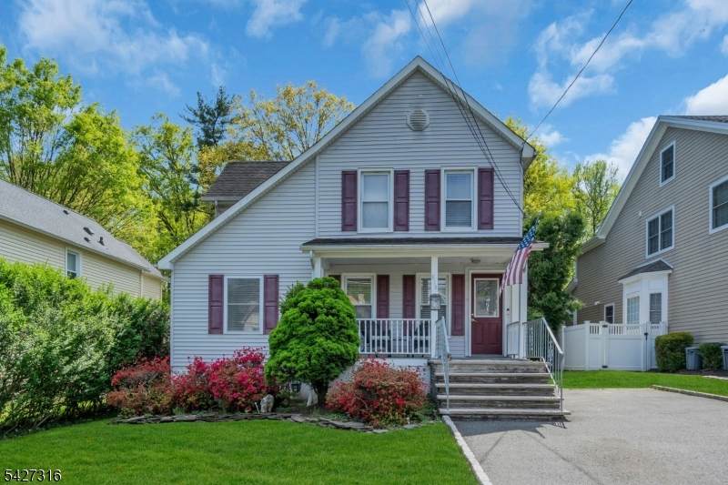 818 Summit Ave - Photo 1
