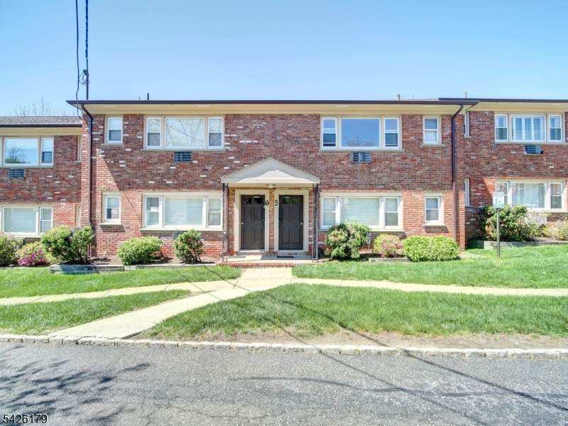 365 Bloomfield Ave - Photo 1
