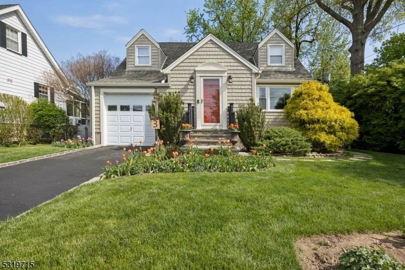 3 Bellevue Ave - Photo 1