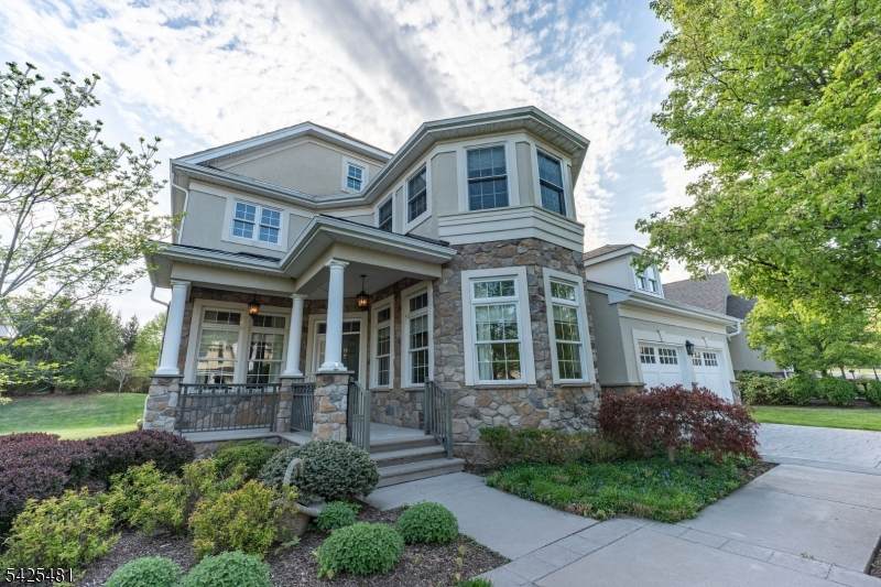 19 Betsy Ross Dr - Photo 1