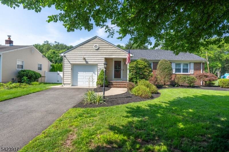 964 Crescent Dr - Photo 1