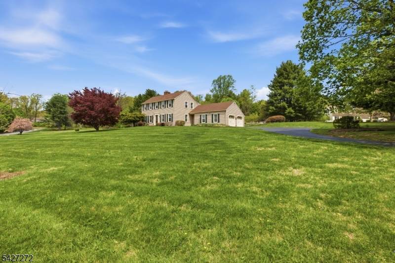 8 Sunshine Dr - Photo 1