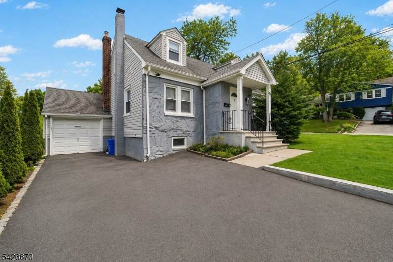 19 Elmwood Ave - Photo 1