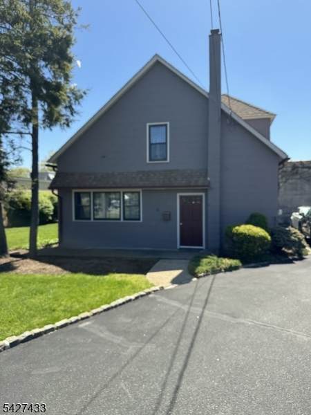 4 Fairfield Ave - Photo 1